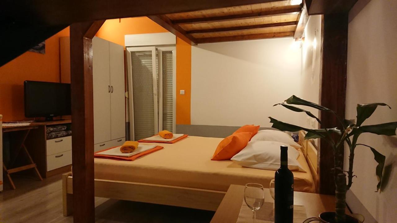 Apartment Lid Omiš Exteriör bild